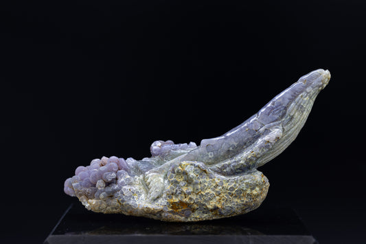 Grape Agate Whale Carving